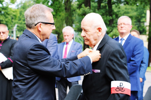 Wrześniowy hołd przed odnowionym pomnikiem