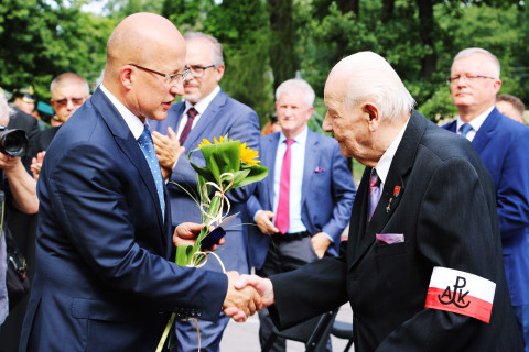 Wrześniowy hołd przed odnowionym pomnikiem