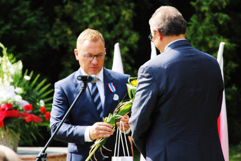 Wrześniowy hołd przed odnowionym pomnikiem