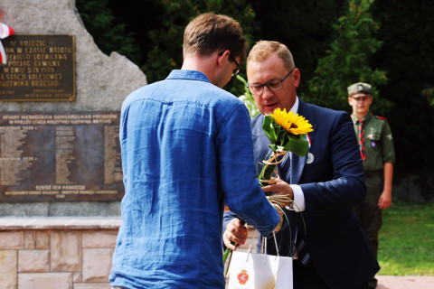 Wrześniowy hołd przed odnowionym pomnikiem