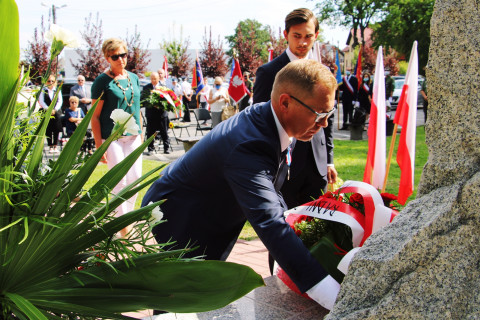 Wrześniowy hołd przed odnowionym pomnikiem