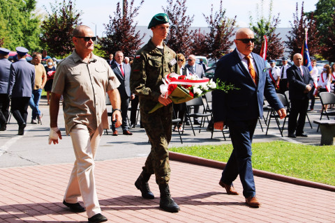 Wrześniowy hołd przed odnowionym pomnikiem