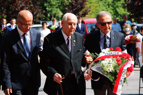 Wrześniowy hołd przed odnowionym pomnikiem