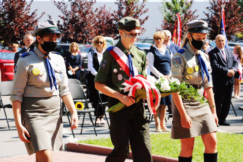 Wrześniowy hołd przed odnowionym pomnikiem