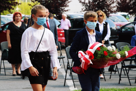 Wrześniowy hołd przed odnowionym pomnikiem