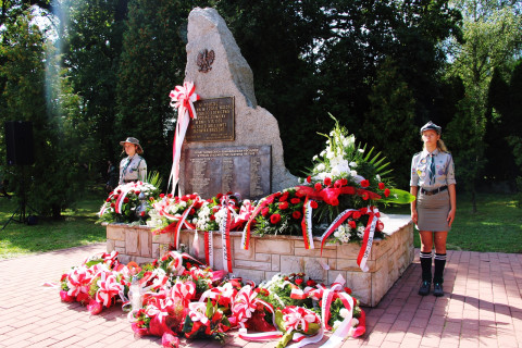 Wrześniowy hołd przed odnowionym pomnikiem
