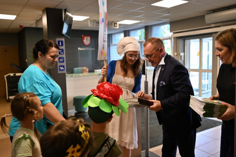 Bajkowy korowód zawitał do Urzędu