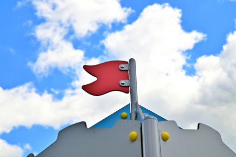 Kolorowo i bezpiecznie - plac zabaw w Sterkowcu