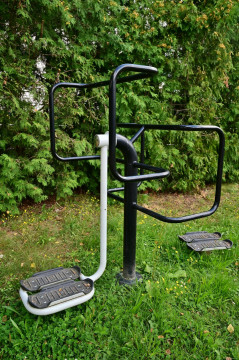 Kolorowo i bezpiecznie - plac zabaw w Sterkowcu