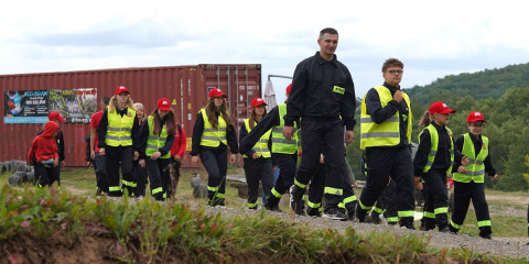 Młodzi strażacy w akcji