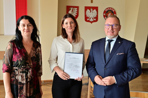 Nowi dyrektorzy, awanse oraz przekształcenia