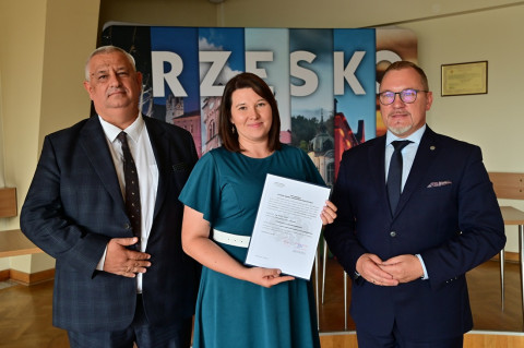 Nowi dyrektorzy, awanse oraz przekształcenia