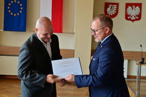 Nowi dyrektorzy, awanse oraz przekształcenia