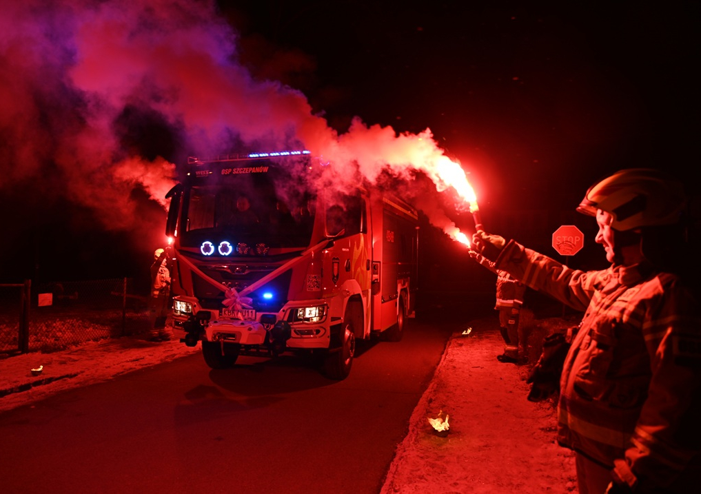 Strażacy ze Szczepanowa powitali nowy wóz