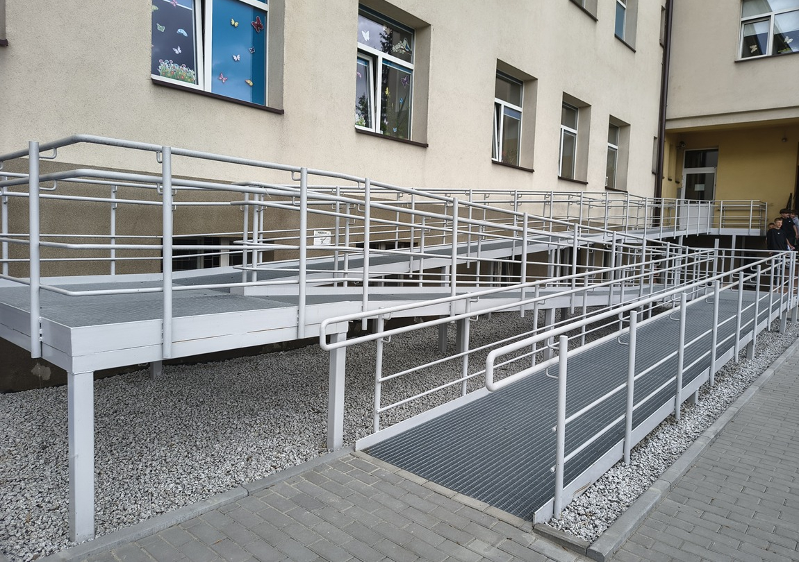 Dostępne i przyjazne szkoły – za nami połowa projektu
