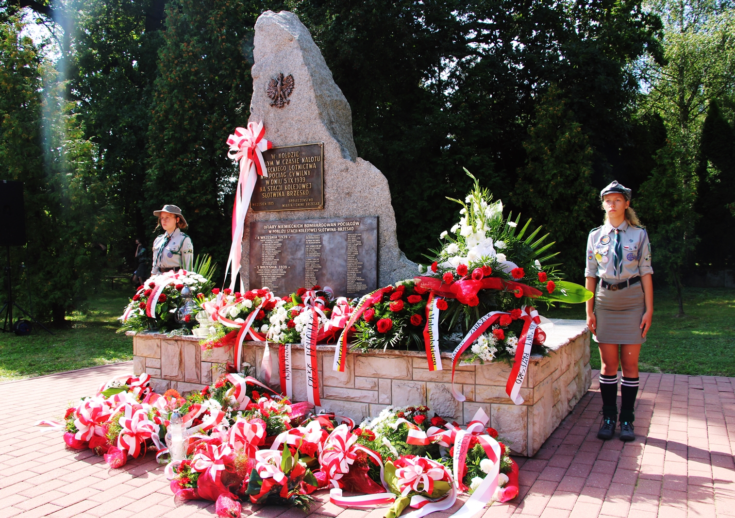 Wrześniowy hołd przed odnowionym pomnikiem