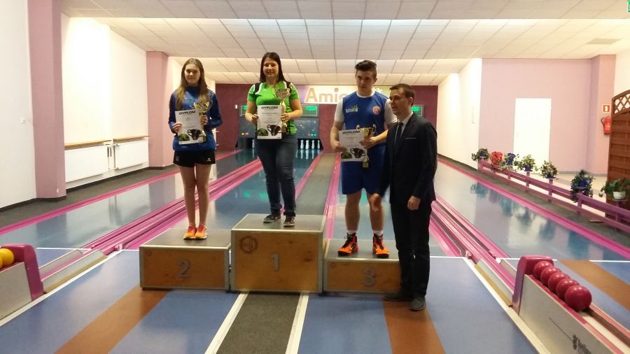 Kręglarze z BOSiR z medalami