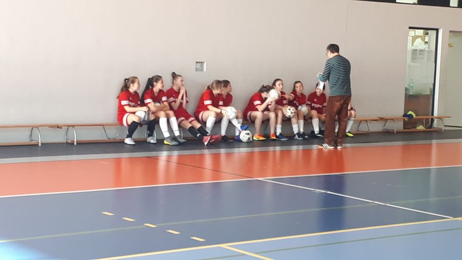 Halowa piłka nożna dziewcząt