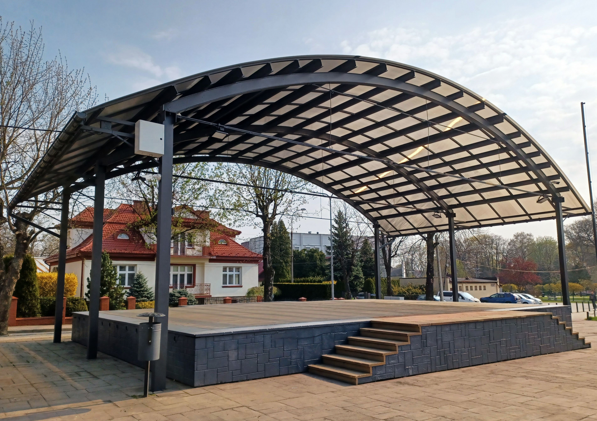 Remont sceny na placu Kazimierza Wielkiego