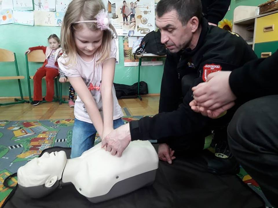 Ratują i uczą ratować