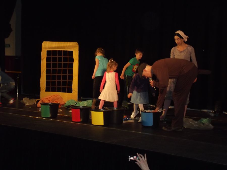 Teatrzyk ekologiczny „Pieski świat”