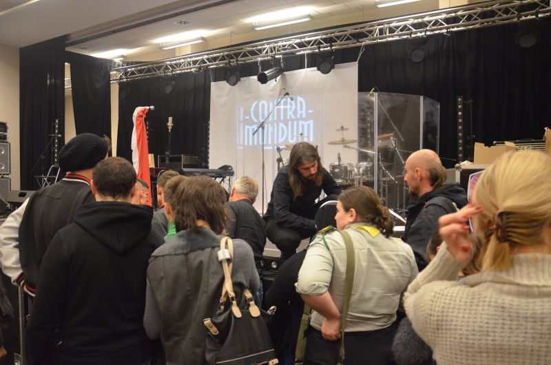 Koncert Contra Mundum