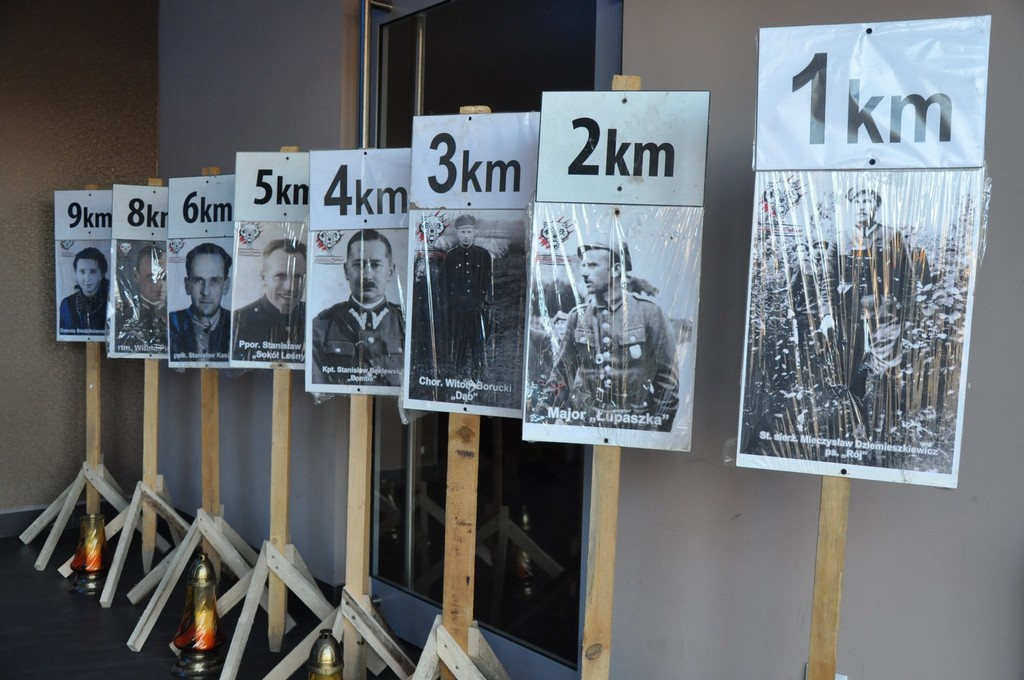 …”Bo przysięgaliśmy na orła i na krzyż…”