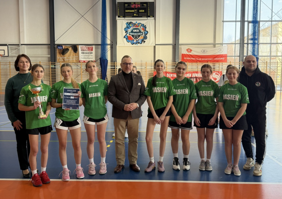 Koszykarki z Jasienia z awansem