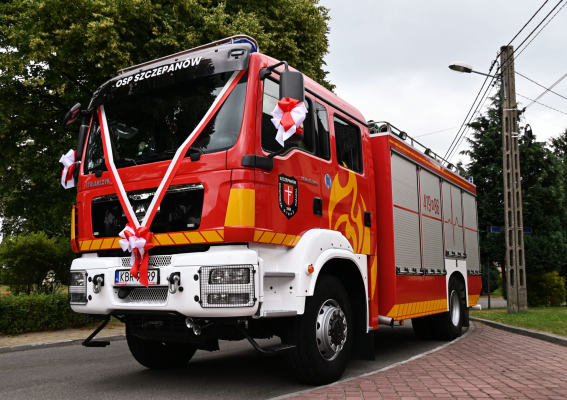 Poświęcenie wozu strażackiego w Szczepanowie