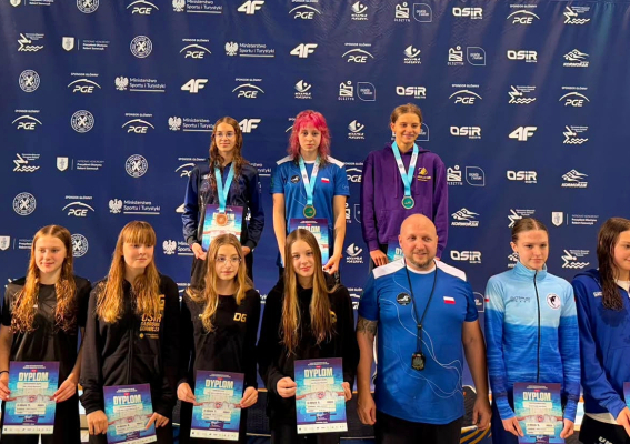 Medalowy triumf pływaczek BOSiR-u