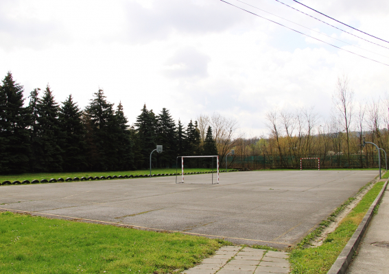 Będzie nowe boisko przy SP 1 Brzesko