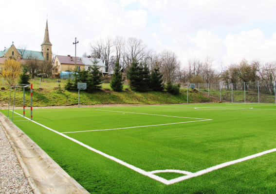 Bezpieczne boisko w Okocimiu