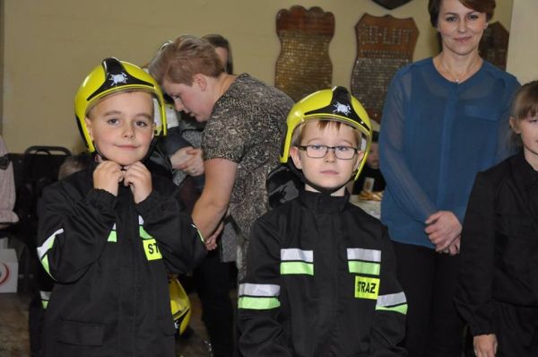 Mundury dla małych strażaków