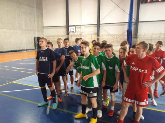 Halowa piłka nożna chłopców