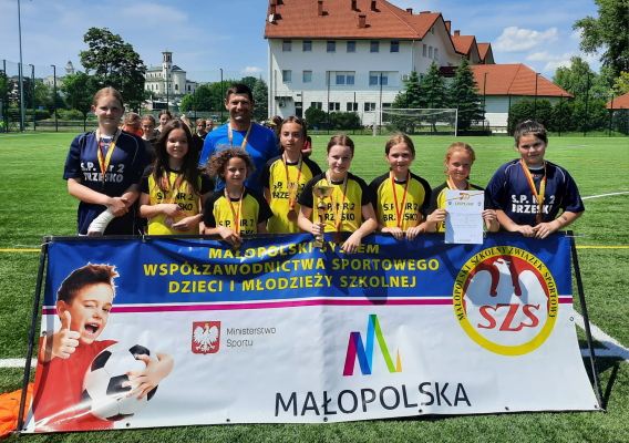 PIŁKARKI Z ZSP BRZESKO MISTRZYNIAMI MAŁOPOLSKI!