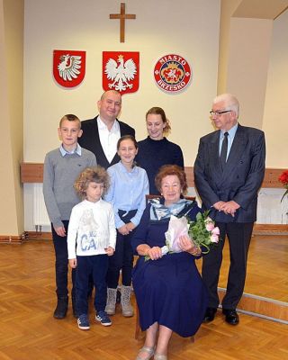 Halina Mączarowska z honorowym tytułem