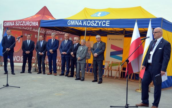 Most w Górce z imieniem Marka Nawary