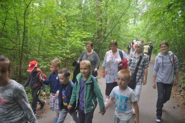 Wakacyjna wycieczka dzieci z osiedla ZIELONKA