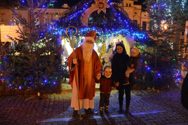 Żywa szopka na rynku