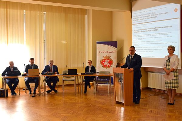 Uczniowie ze stypendiami burmistrza