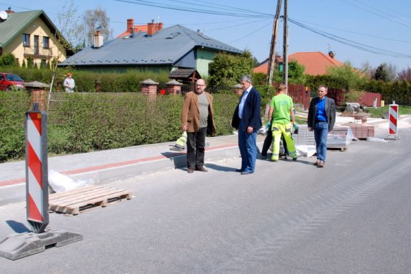 Nowe chodniki w Brzesku i Jadownikach