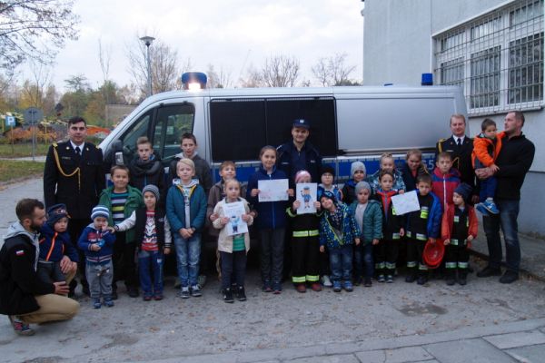 Młodzi strażacy w KPP Brzesko