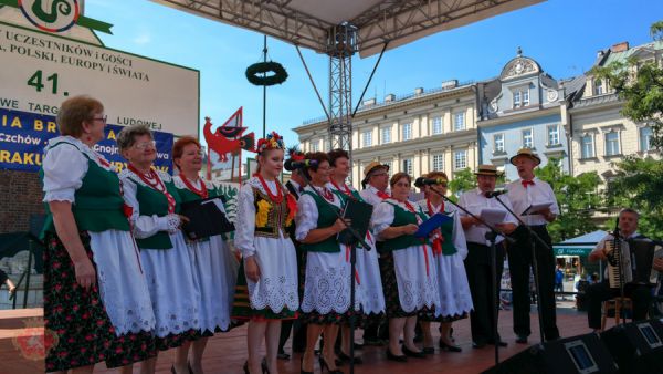 Brzeski folklor na krakowskim Rynku