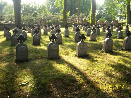 Odnowiono cmentarz 