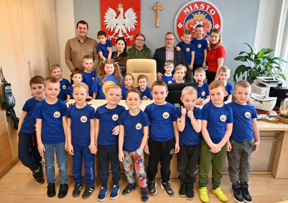 Przedszkolaki zwiedzają magistrat