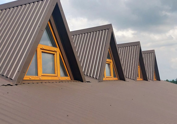 STERKOWIEC. Nowy dach na Domu Kultury