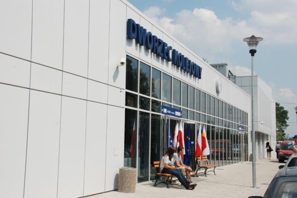 Gmina wybuduje większy parking obok dworca PKP