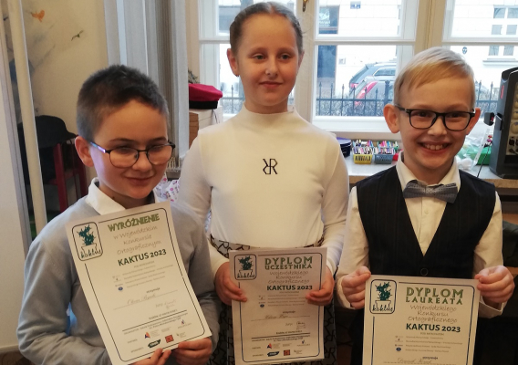 Uczniowie trzeciej klasy Publicznej Szkoły Podstawowej w Porębie Spytkowskiej Mistrzami Ortografii